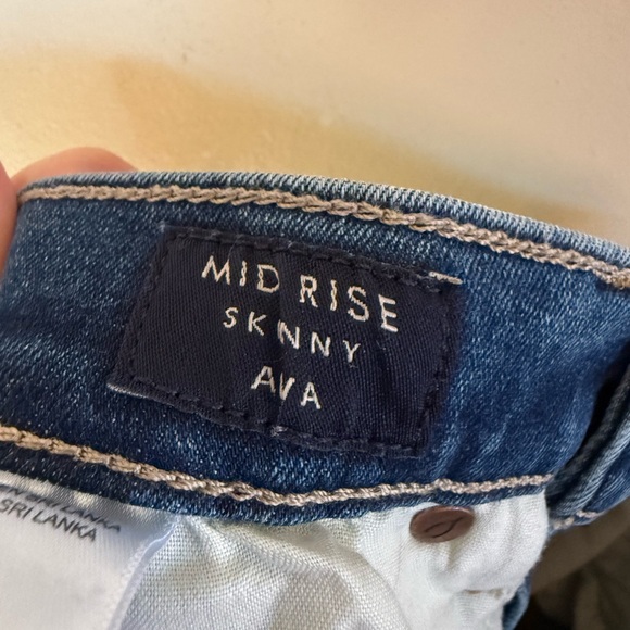 Lucky Brand High Rise Blue Jeans - Picture 5 of 6